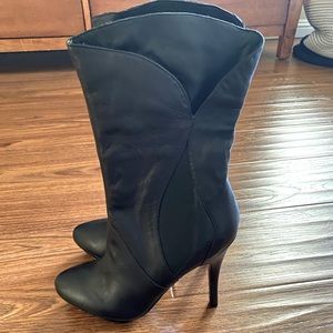 Beautiful brand new Charles Jourdan booties